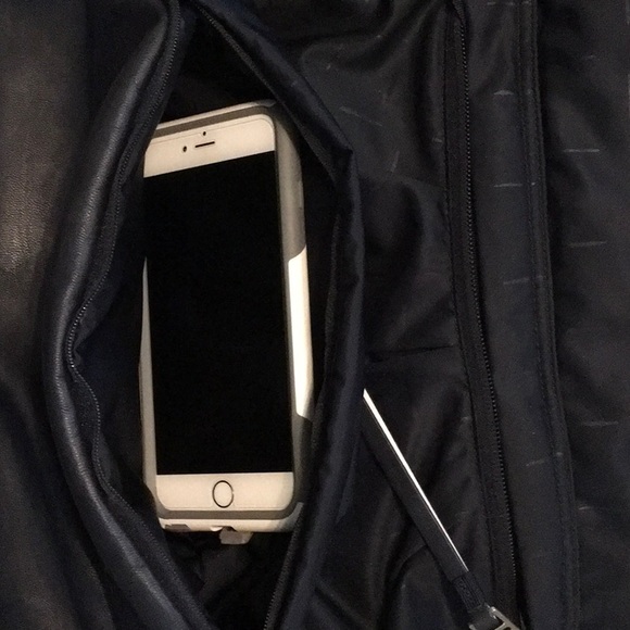 Lululemon Tiki Backpack - Picture 8 of 8